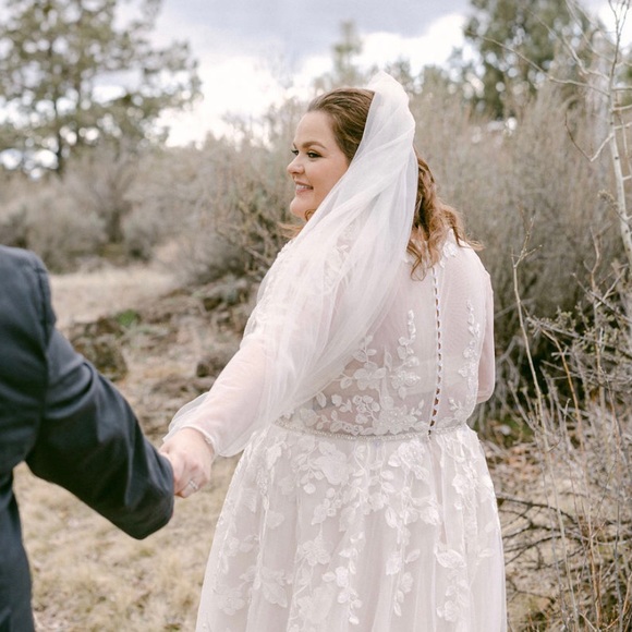 Meet your Posher, Shanna - Picture 1 of 1